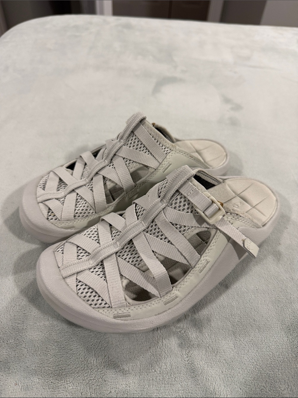 Women's Light Gray Weave-Top Casual Slide Sandal